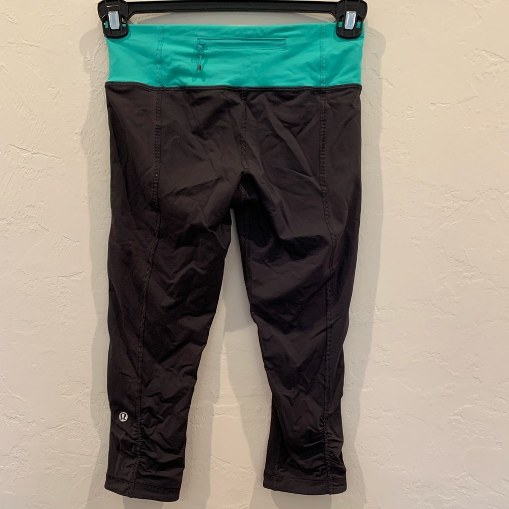 Lululemon workout pants Capri